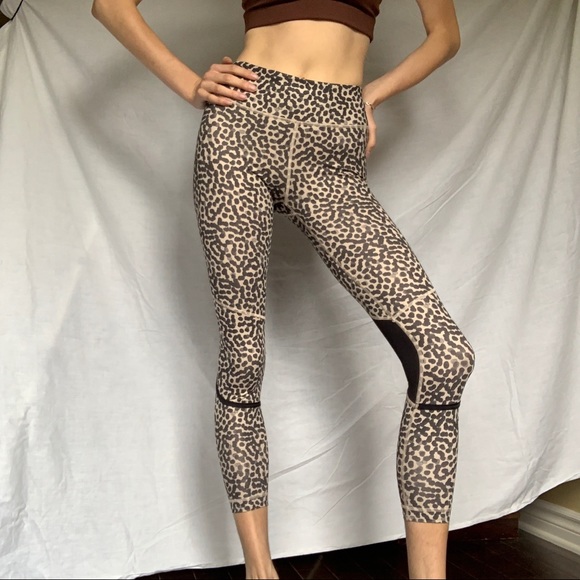LuluLemon High Impact Leggings with Mesh Panels - Picture 1 of 14